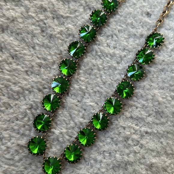 **SOLD** J.Crew green Venus flytrap necklace - Picture 4 of 7
